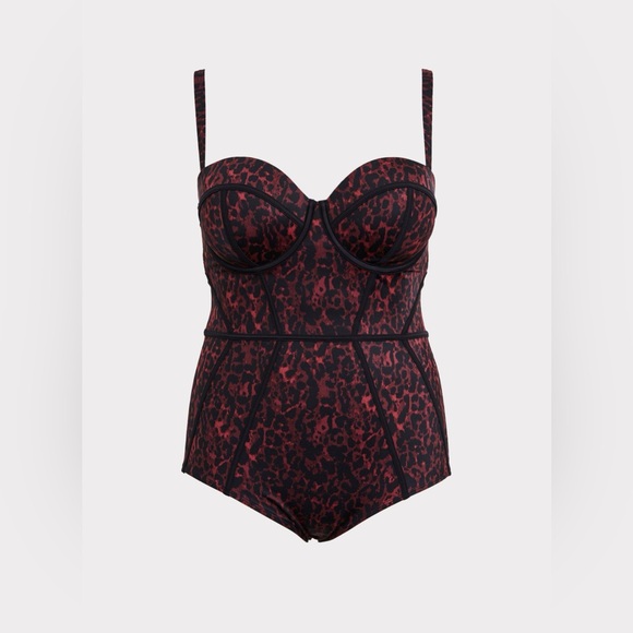 NEW Torrid Slim Fix Underwire Piping One Piece Swimsuit-Size 3-D/DD - Picture 1 of 11